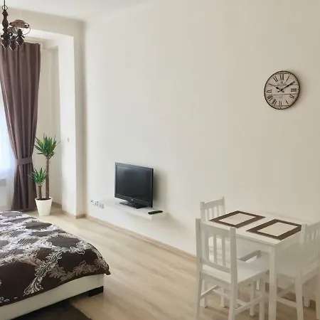 Bila Magnolie شقة براغ
